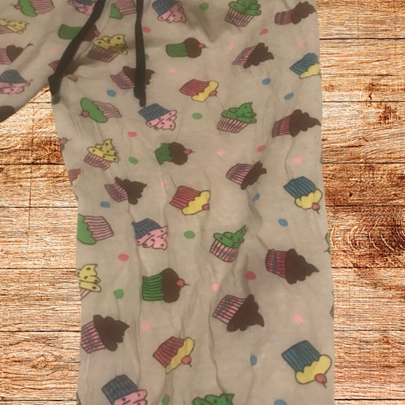 Pajama Pants For Women L Cupcake Patterns Preowned - Picture 2 of 4